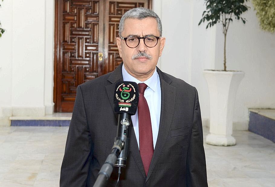 Covid-19 : Djerad réitère son appel au respect “absolu” du confinement en Algérie