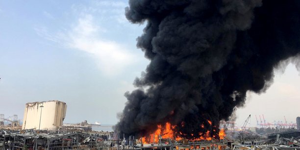 حريق جديد بمرفأ بيروت يرعب اللبنانين