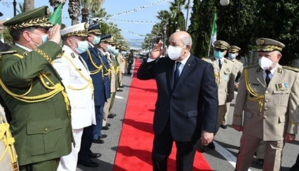Le parlement invite le gouvernement à mettre sous contrôle civil les forces armées algériennes