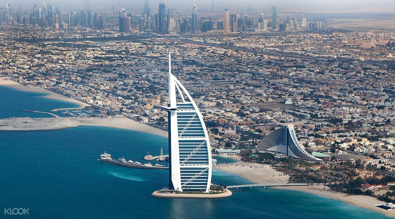 الإمارات تعلق منح التأشيرات لمواطني 13 دولة منها الجزائر