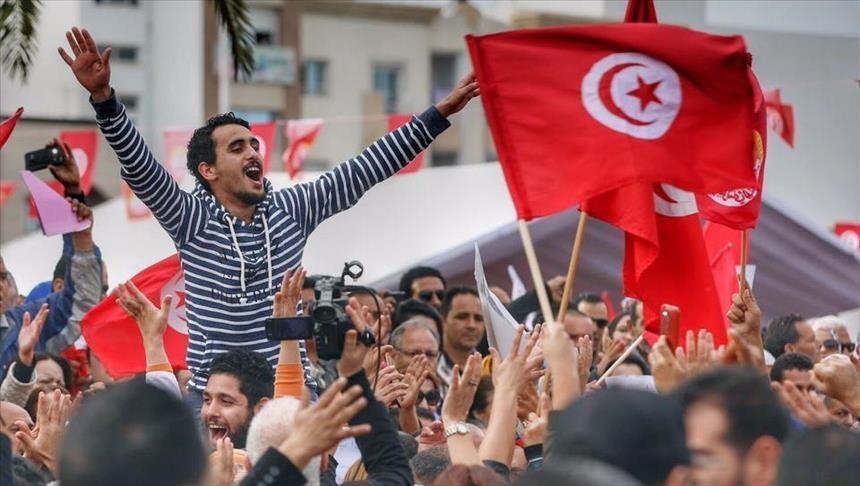 بعد 10 سنوات من رحيل بن علي: الياسمين لم يفتح في تونس
