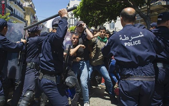 Amnesty demande l’arrêt de la répression lors des manifestations du Hirak