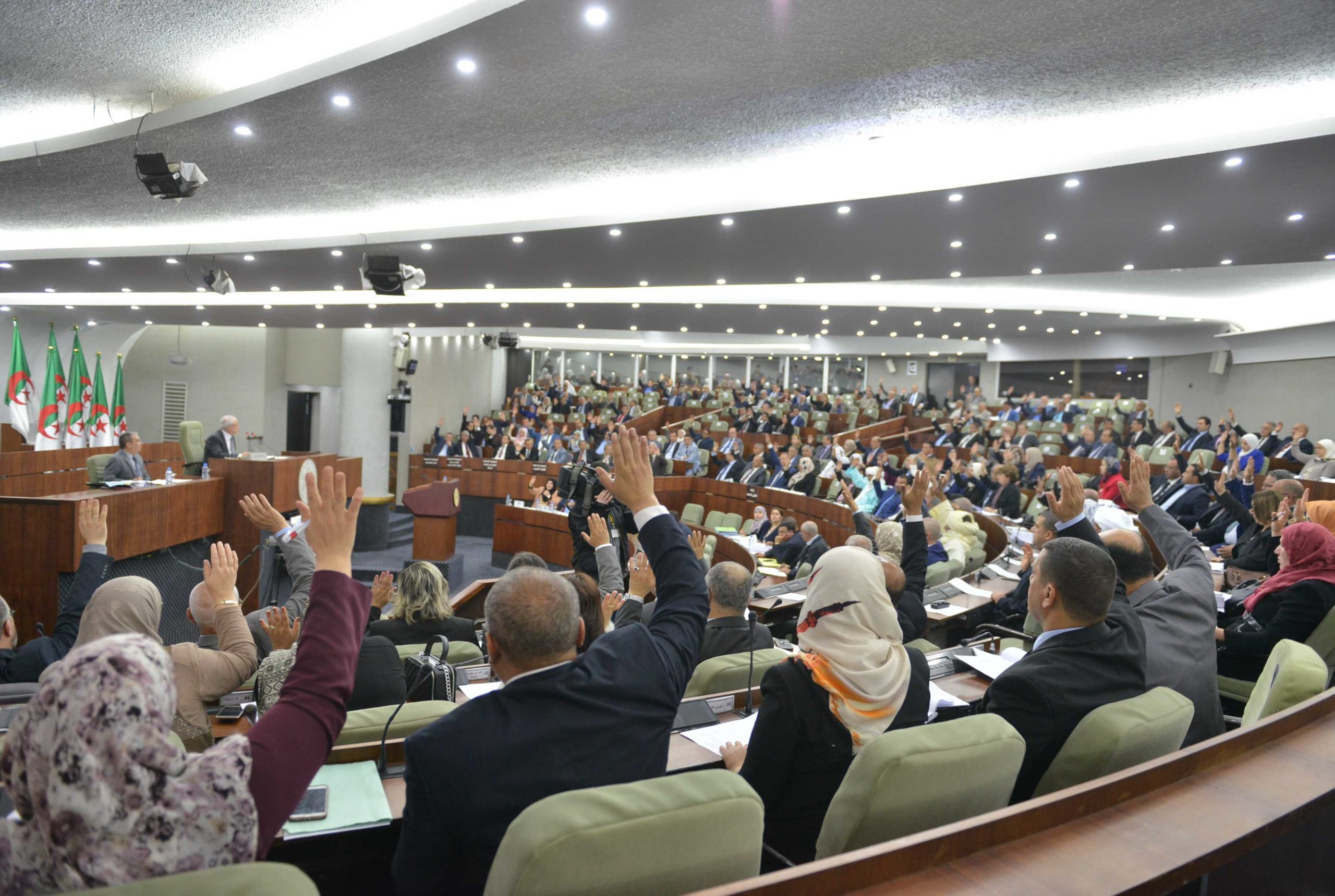 البرلمان يصوت بـ”لا” على مقترح إتحاد المحامين رغم الإضراب