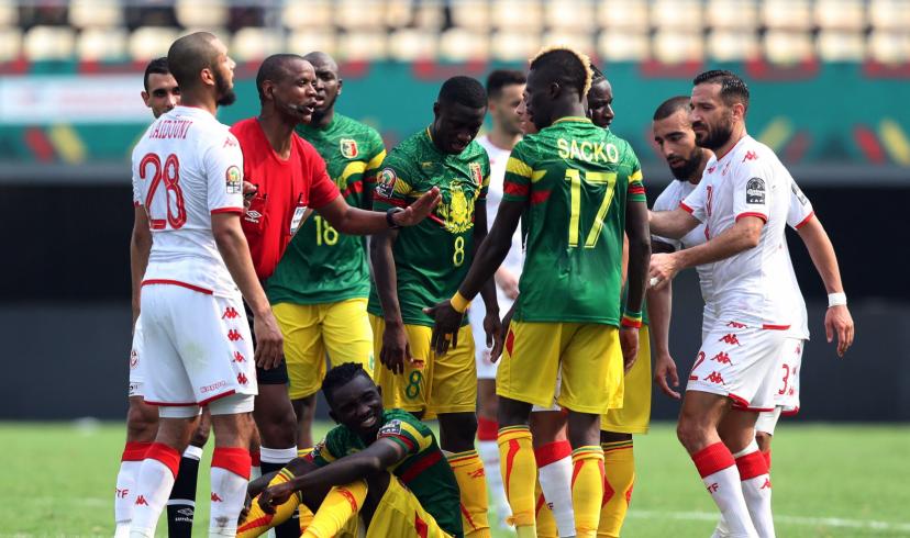 CAN 2021 : scandale d’arbitrage lors du match Tunisie-Mali (vidéo)