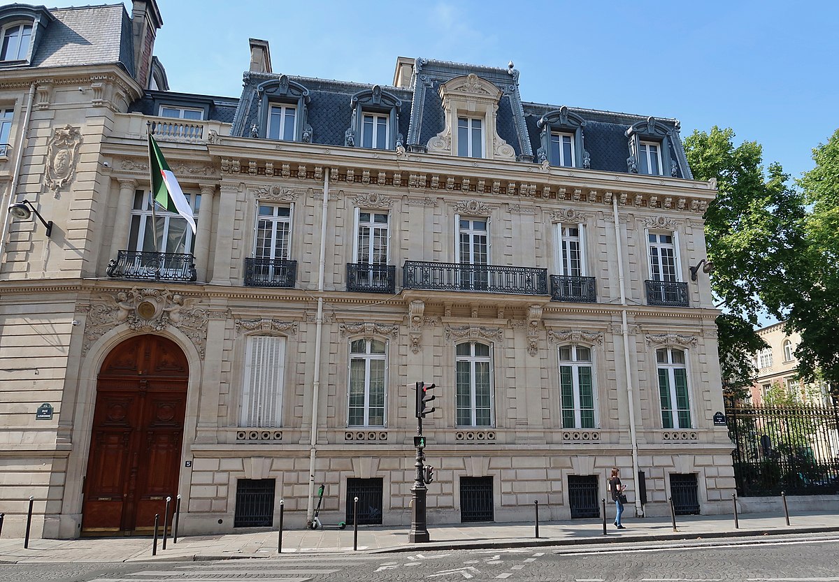  إنشاء مصلحة لتعليم اللغة العربية بسفارة الجزائر لدى باريس
