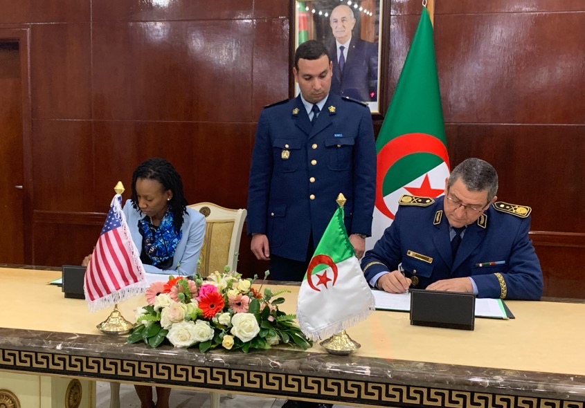 الجزائر تُجري حوار عسكري مُشترك مع أمريكا