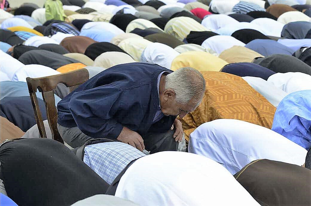 Ramadhan: fin de la distanciation lors des prières et retour des femmes dans les mosquées