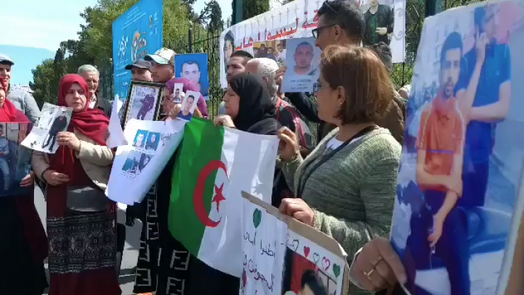 هل تكتّمت السلطات الجزائرية على معلوماتٍ بخصوص “الحراقة” المختفين قسريًا بتونس؟