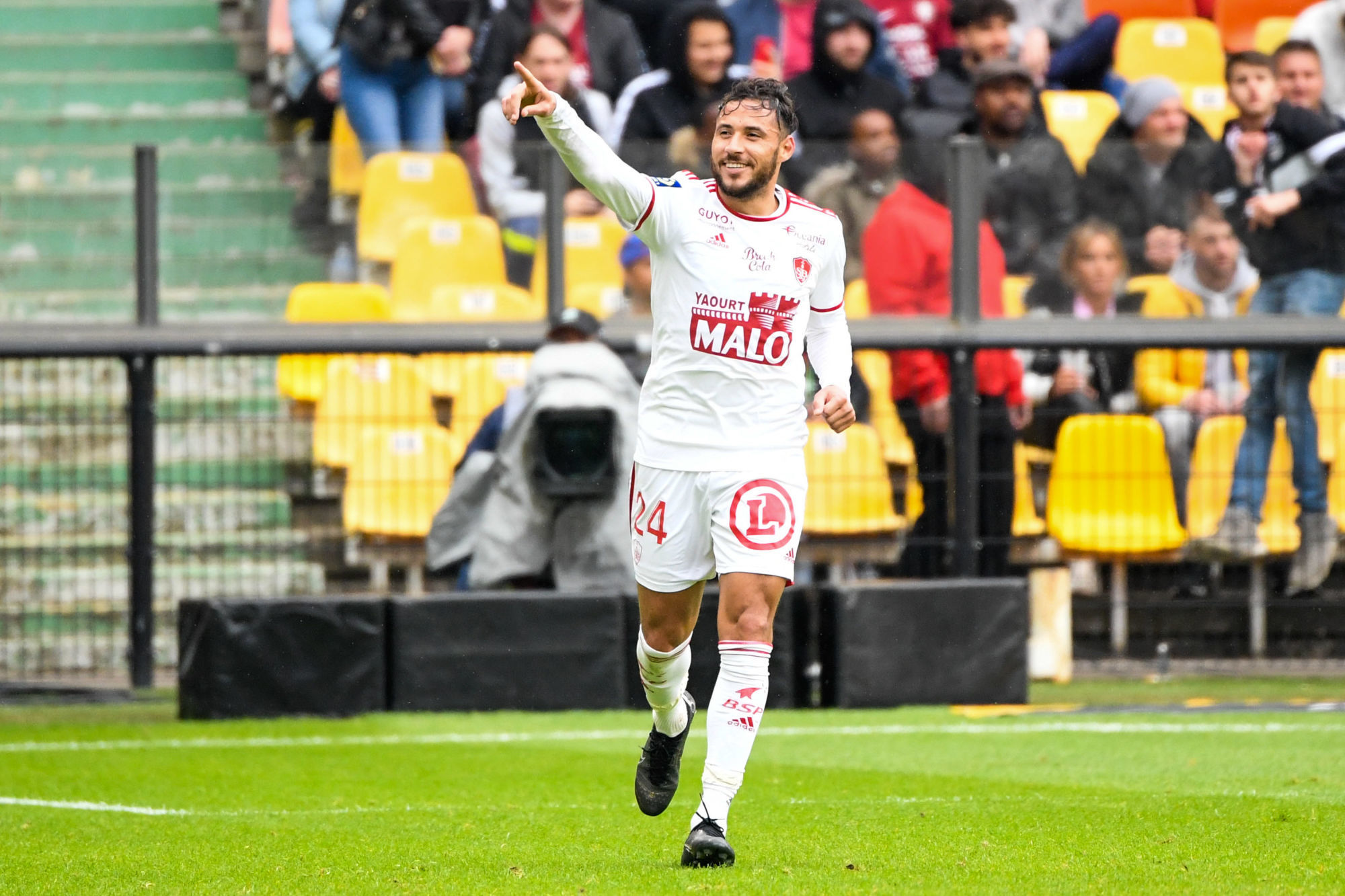 Foot : Youcef Belaili veut rester en Ligue 1 française