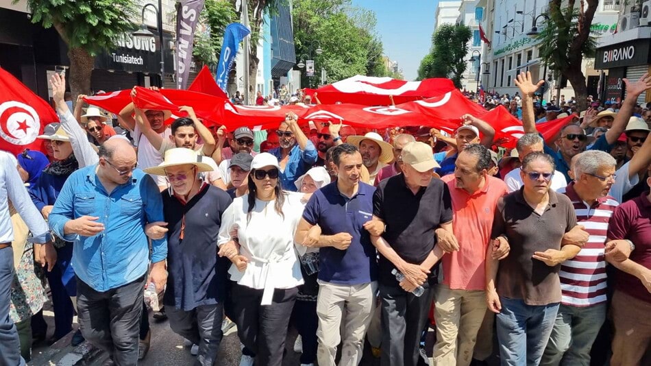 تونس: مسيرة حاشدة ضدّ الإنقلاب والإستفتاء على الدستور