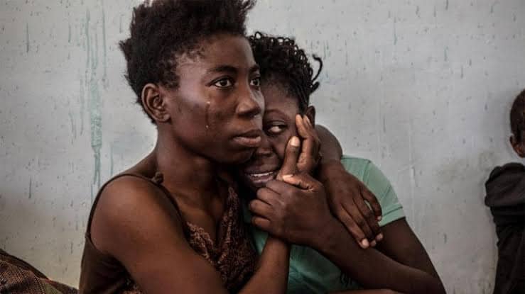 يضعن لولباً في رحمهن تفادياً للحمل..الإغتصاب مقابل طعام وماء للمهاجرات بليبيا (تقرير أممي)