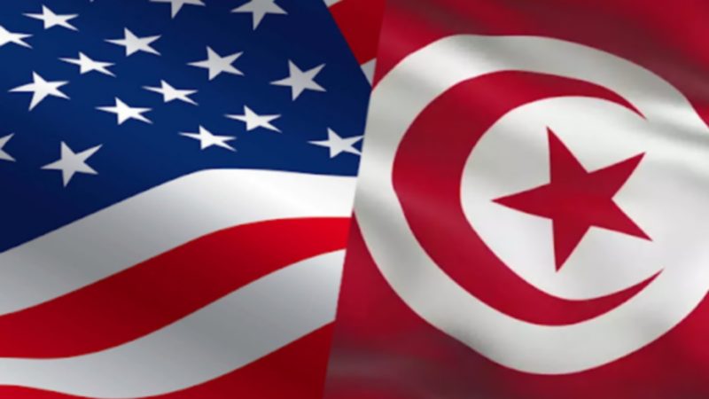 تونس: رابطة الدفاع عن حقوق الانسان تحتج أمام السفارة الأمريكية بعد انتقادات « بلينكن » للدستور الجديد