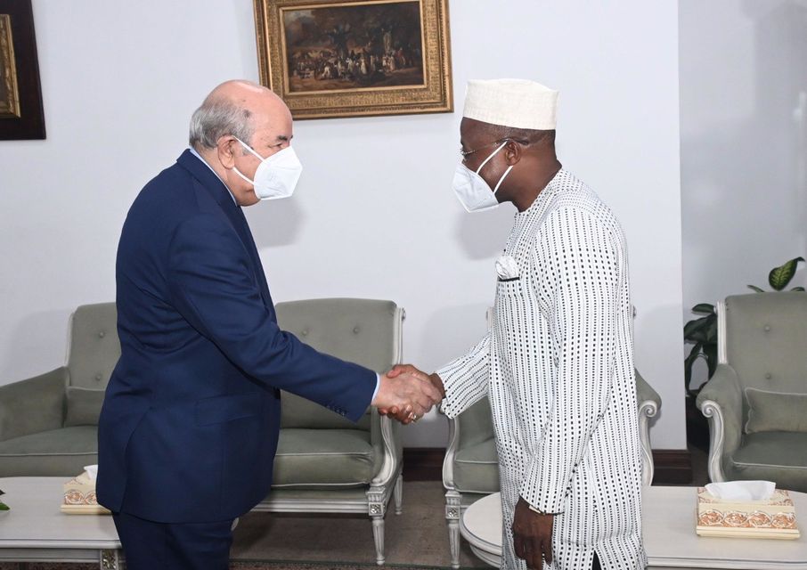السفير الغيني بالجزائر يطلب من تبون ضمان فترة انتقالية هادئة في غينيا