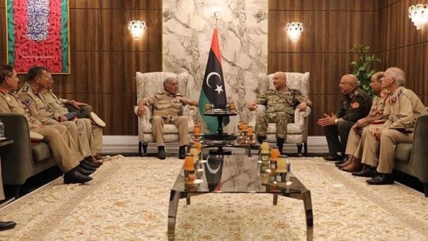 رغم الانقسام السياسي, اجتماع و مساعي لتوحيد الجيش الليبي بين حفتر و الدبيبة