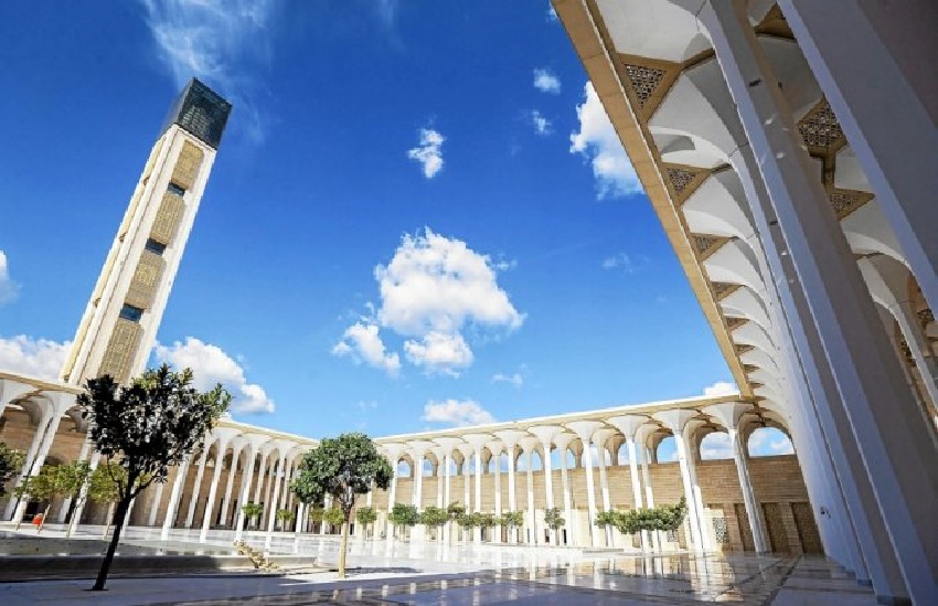 حمس تراسل الوزير الأول بخُصوص « انتهاك نساء حرمة المسجد الأعظم »
