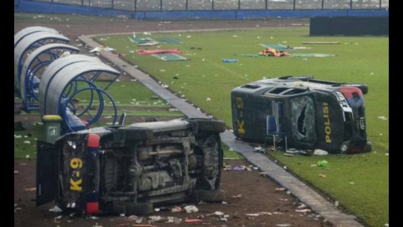 Indonésie : au moins 174 morts dans un stade de football