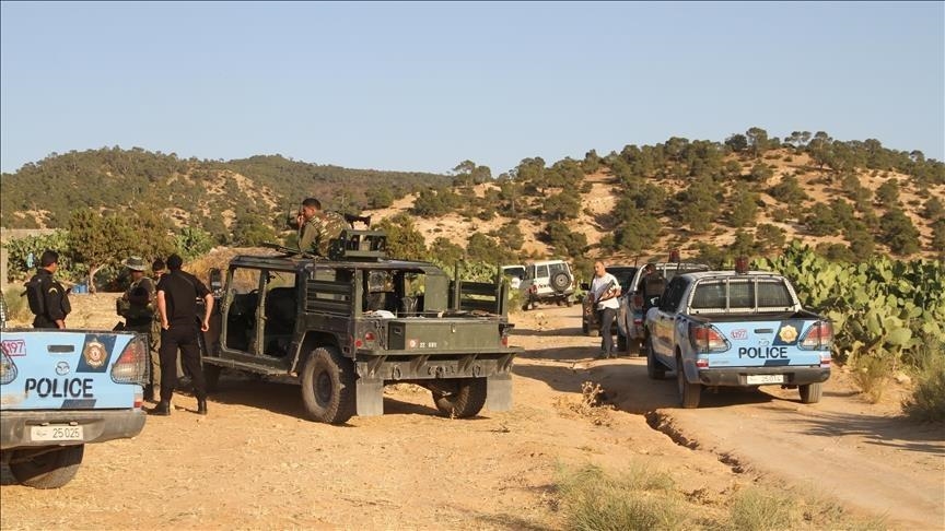 السلطات التونسية تعتقل عشرات المُهاجرين “تسلّلوا عن “طريق الجزائر