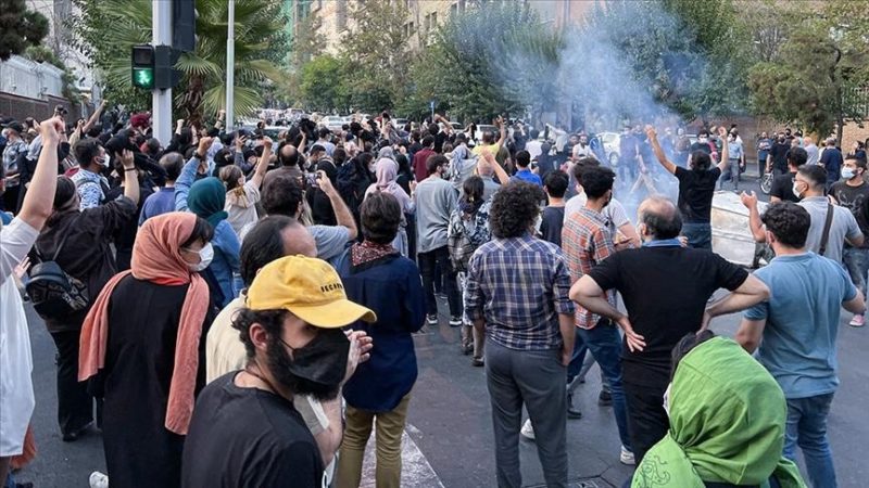 تنفيذ أول حكم إعدام ضد المحتجين في إيران وارتفاع الحصيلة إلى 458 قتيل