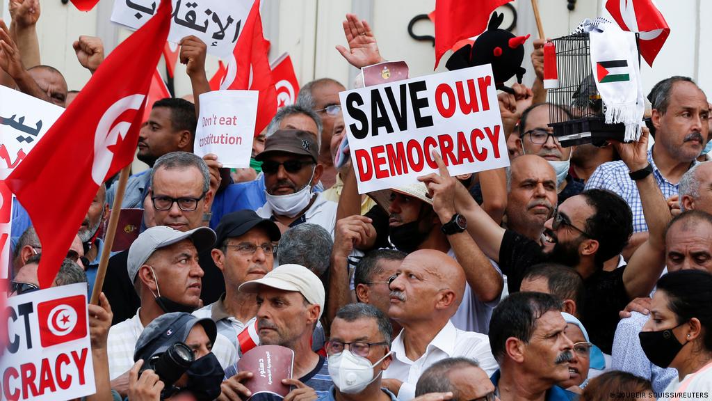 الذكرى الـ 12 لثورة الياسمين: الداخلية التونسية تُرخّص بتنظيم مسيرات في شارع الحبيب بورقيبة