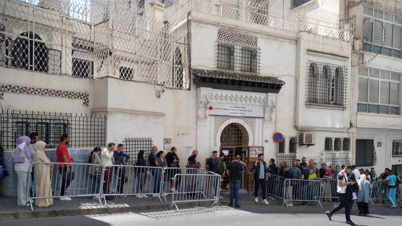 Le centre de demandes de visas à Alger pris d’assaut : le Canada attire de plus en plus d’algériens