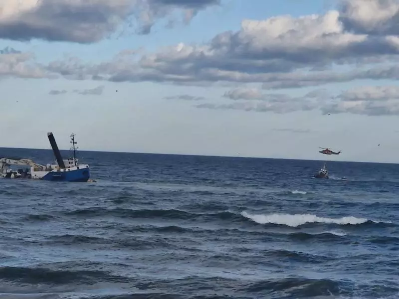 وزارة الدفاع: إنقاذ وإجلاء طاقم سفينة إسبانية بسواحل تيبازة