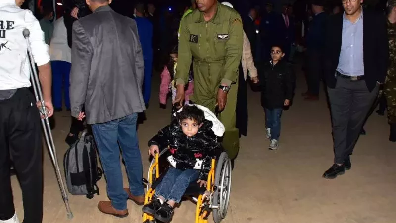 غزة : إجلاء 45 طفلا فـلسطينياً و6 جزائريين جرحى نحو الجزائر